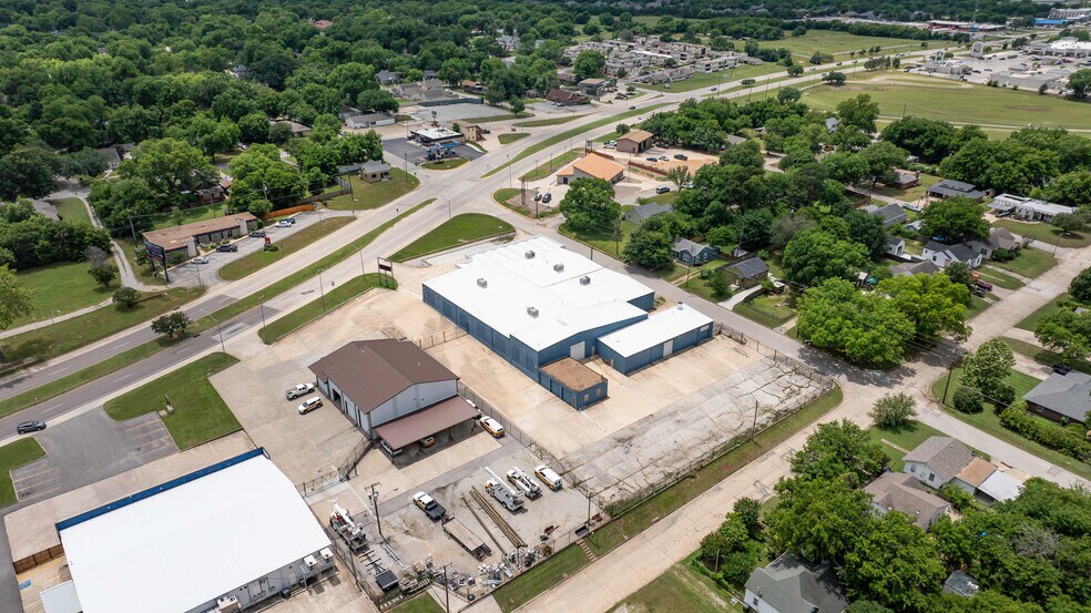 More Photos Of 1511 W Broadway St, Ardmore Auto Dealership For Sale