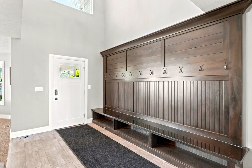 More Photos Of 40 Christa Circle cir, Garden City Specialty For Sale