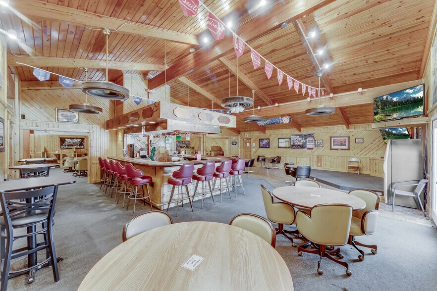 More Photos Of 21507 Seneca Trl, Marlinton Hotel For Sale