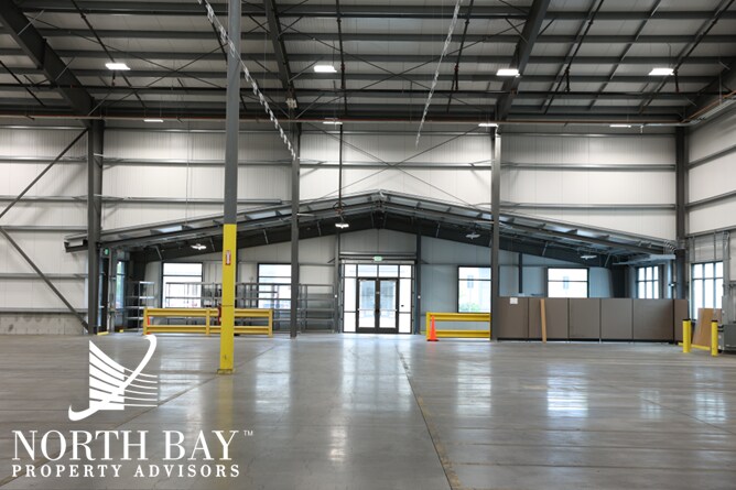More Photos Of 3300 N Laughlin Rd, Santa Rosa Warehouse For Lease