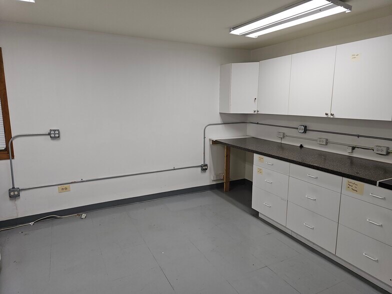 More Photos Of 402 W Boughton Rd, Bolingbrook Medical For Lease