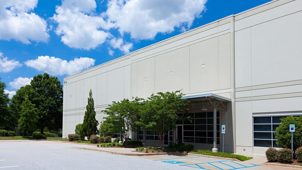 More Photos Of 130 Caliber Ridge Dr, Greer Warehouse For Lease