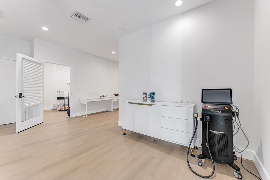 More Photos Of 195 Coquina Ct, Ormond Beach Office For Lease