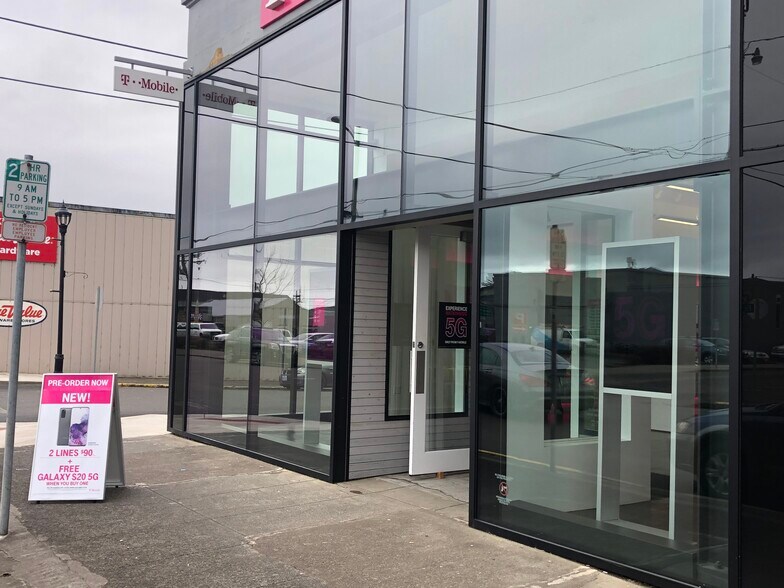 More Photos Of 1902 1st St, Tillamook Storefront Retail Residential For Lease