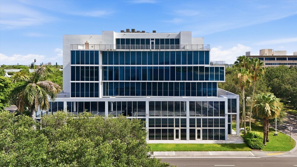 More Photos Of 10450 NW 33rd St, Doral Office For Sale