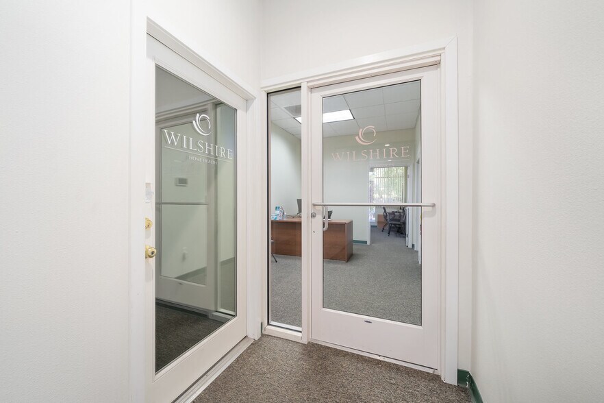 More Photos Of 106 Gateway Center Dr, Paso Robles Office For Lease