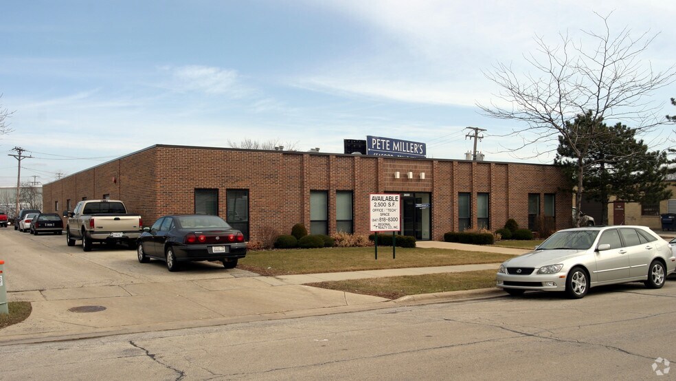 More Photos Of 3620 Edison Pl, Rolling Meadows Light Manufacturing For Lease