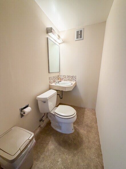 More Photos Of 510 Central Ave, Dunkirk Office For Sale