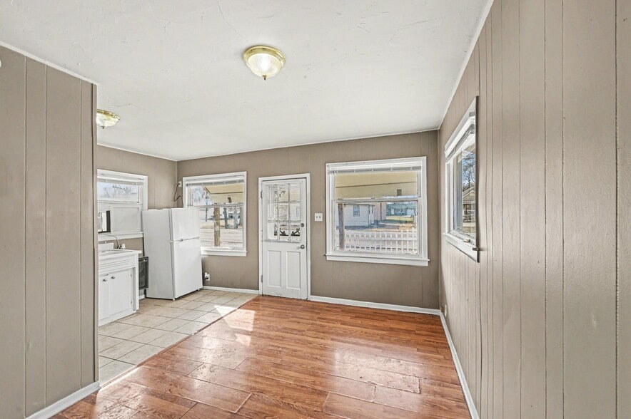 More Photos Of 308 Chestnut St, Silver Lake Apartments For Sale