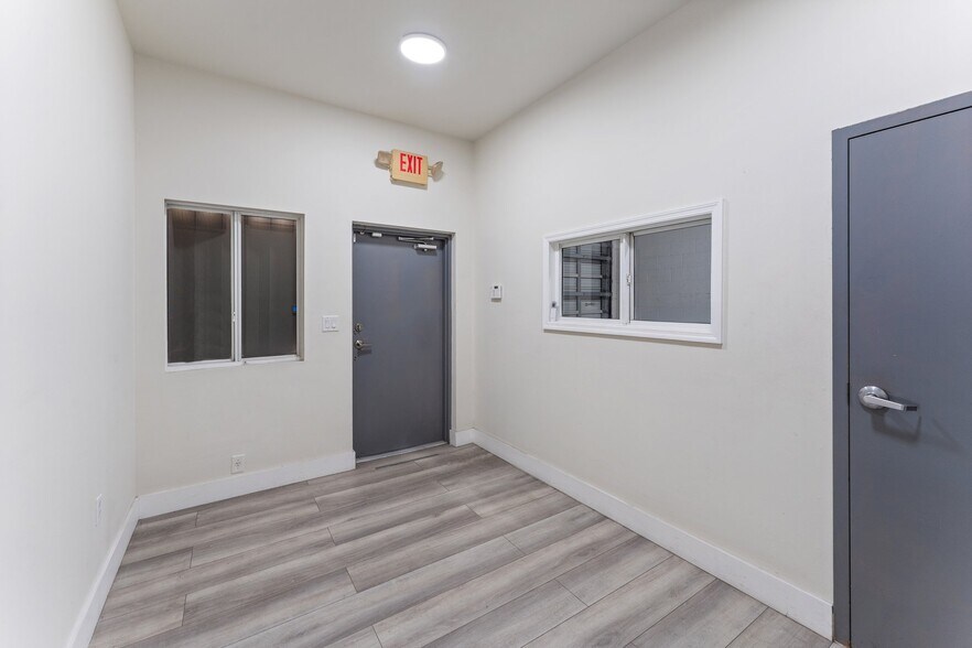 More Photos Of 13816 SW 142nd Ave, Miami Warehouse For Sale