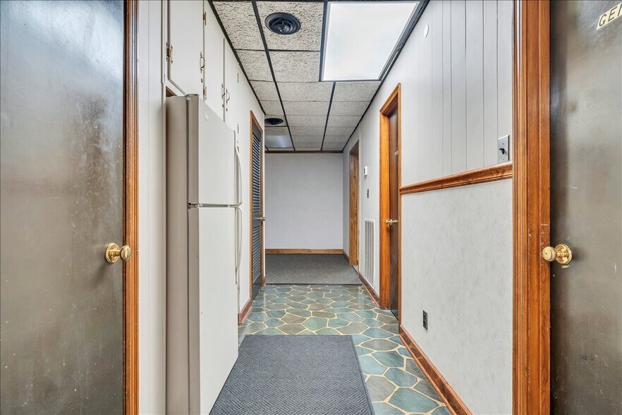 More Photos Of 356-358 Campbell Ave NW, Roanoke Office For Sale