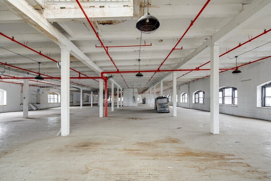 More Photos Of 780 E 135th St, Bronx Warehouse For Sale