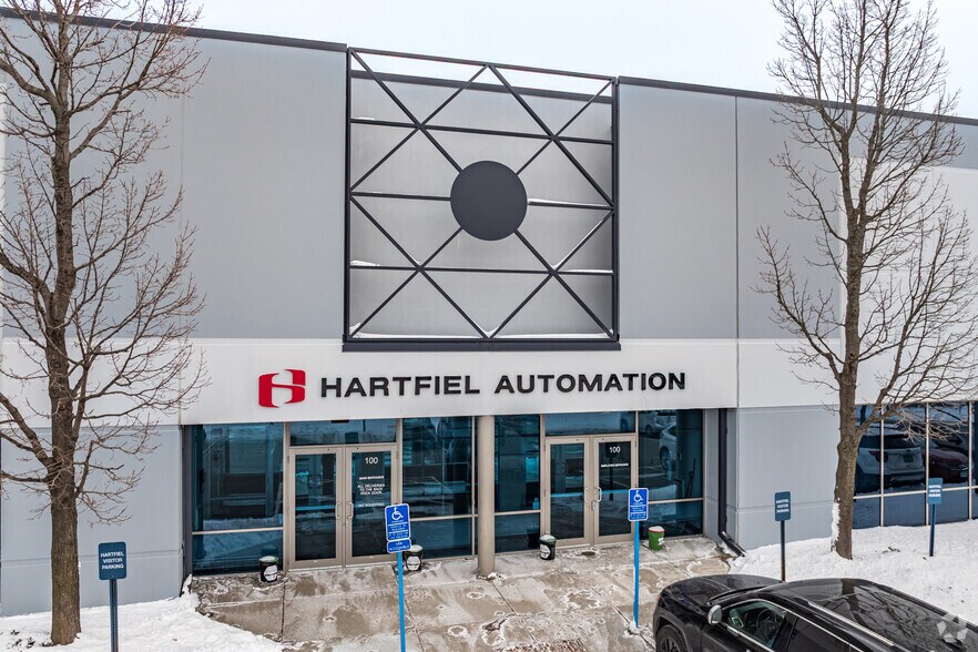 More Photos Of 6533 Flying Cloud Dr, Eden Prairie Showroom For Lease