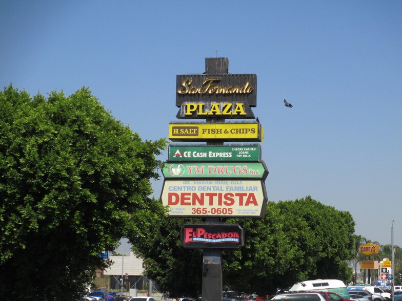 More Photos Of 901-1039 Truman St, San Fernando Unknown For Lease