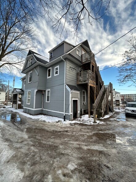 More Photos Of 1424 30th St, Des Moines Apartments For Sale