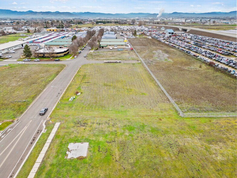 More Photos Of 4702 Industry Dr, Central Point Land For Sale
