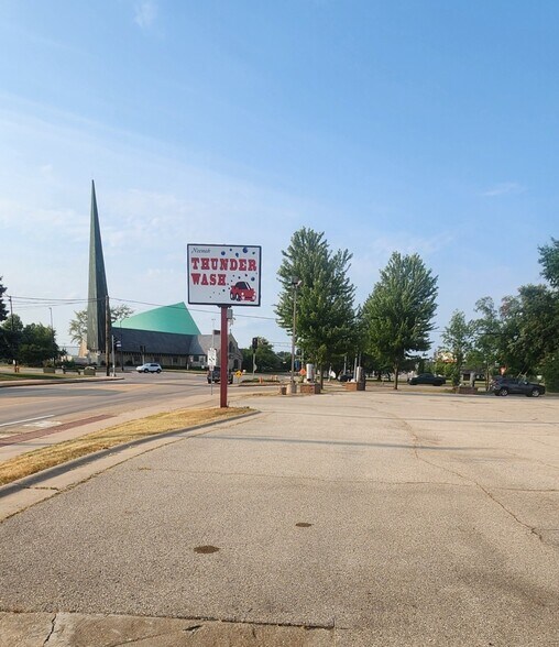 More Photos Of 203 Nicolet Blvd, Neenah Carwash For Sale