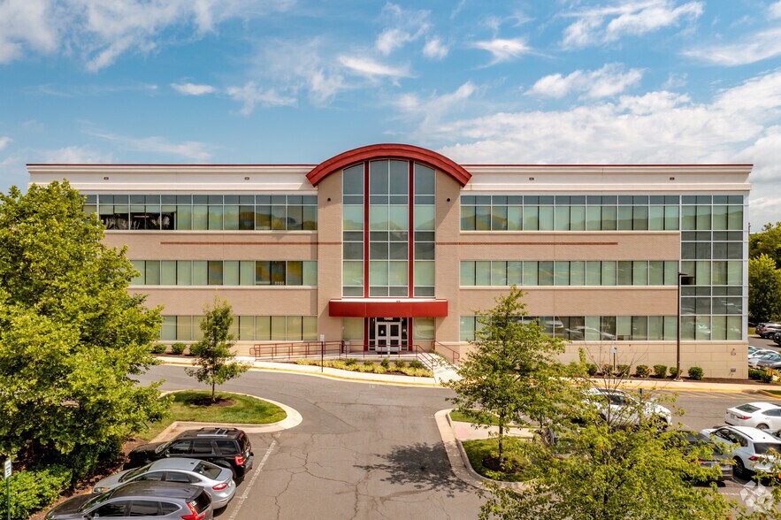 More Photos Of 19490 Sandridge Way, Leesburg Medical For Sale