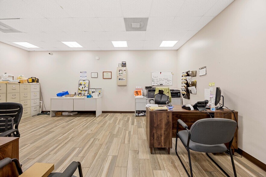 More Photos Of 1701 Pine Ridge Rd, Naples Auto Dealership For Sale