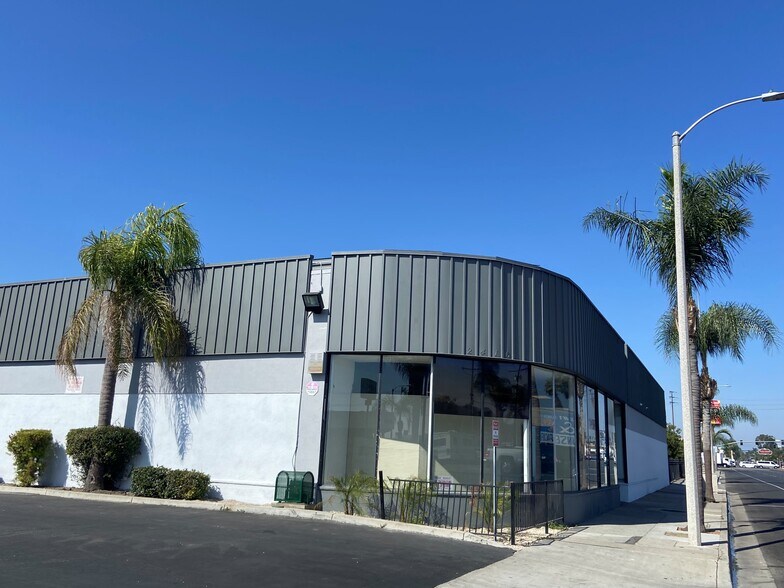 More Photos Of 2416 S Main St, Santa Ana Freestanding For Lease