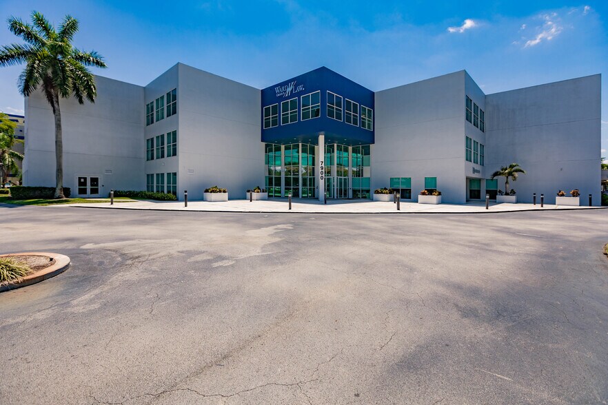 Primary Photo Of 7900 NW 154th St, Miami Lakes Office Residential For Lease