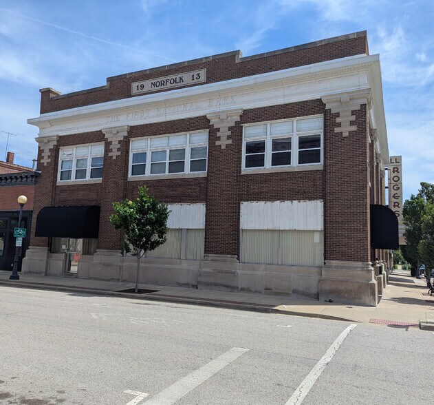 More Photos Of 701 Monroe Ave, Charleston Office For Sale
