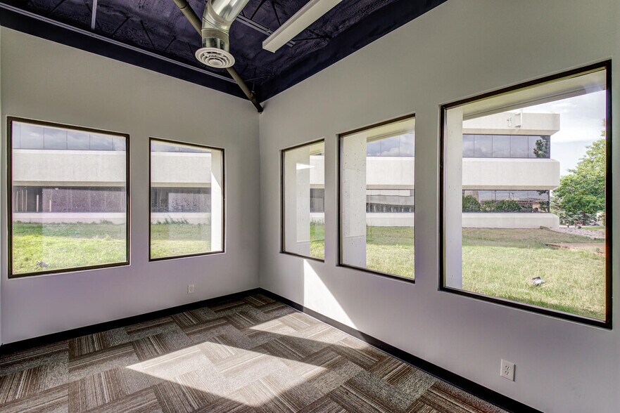 More Photos Of 6830 S Yosemite Ct, Centennial Office For Sale