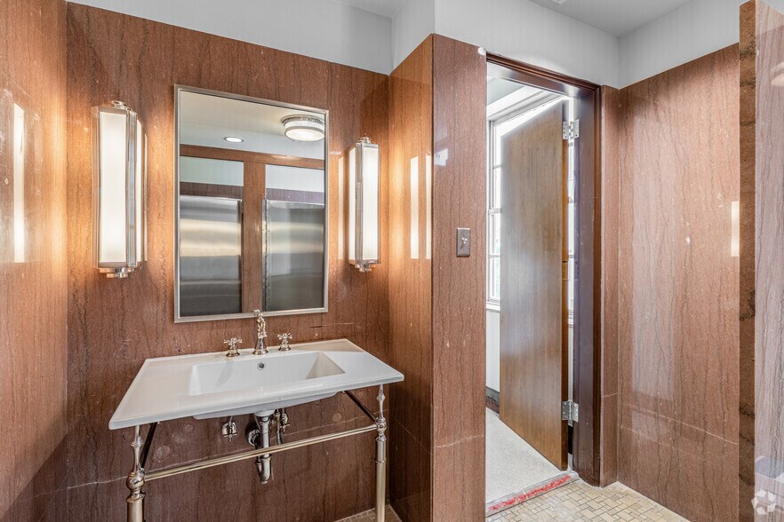 More Photos Of 1141 N Robinson Ave, Oklahoma City Office For Lease