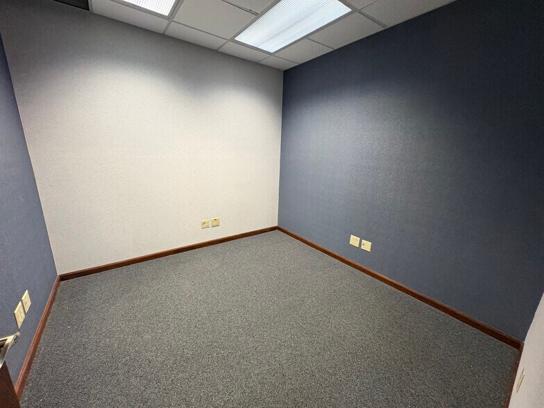 More Photos Of 1201 Cumberland Ave, West Lafayette Office For Lease