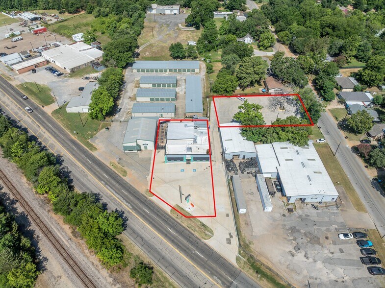 More Photos Of 1721 S Armstrong Ave, Denison Restaurant For Sale