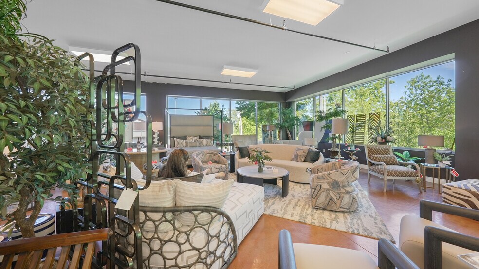 More Photos Of 2265 Bagnell Dam Blvd, Lake Ozark Office For Sale