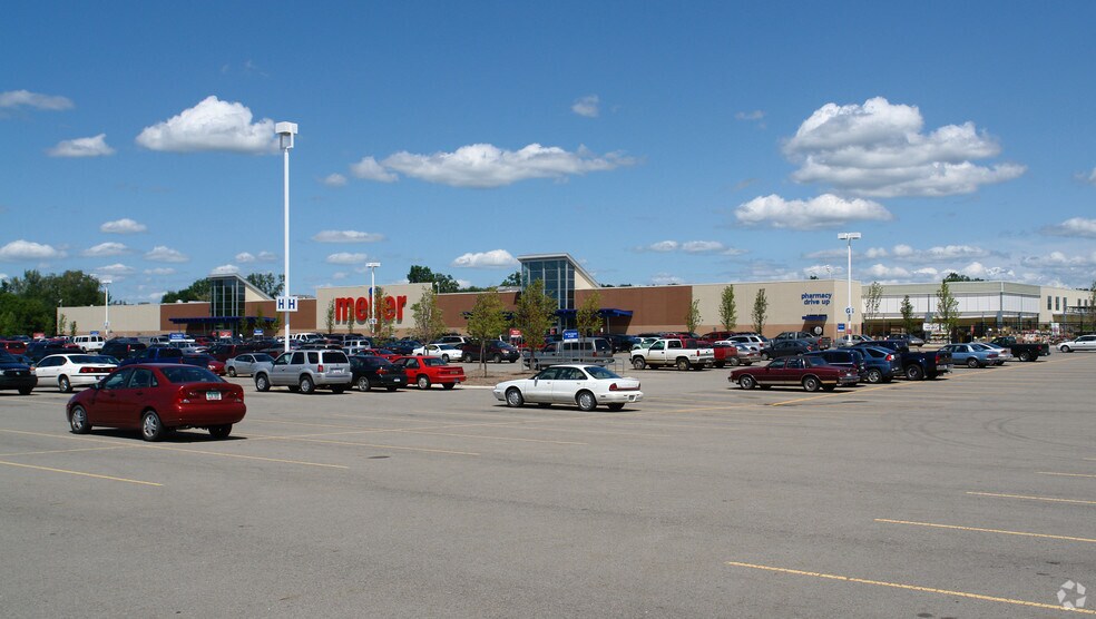 More Photos Of 12821 Cross Over Dr, Dewitt Supermarket For Lease