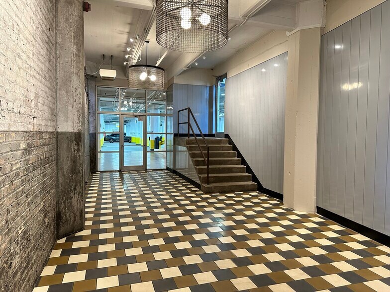 More Photos Of 329 W 18th St, Chicago Light Manufacturing For Lease