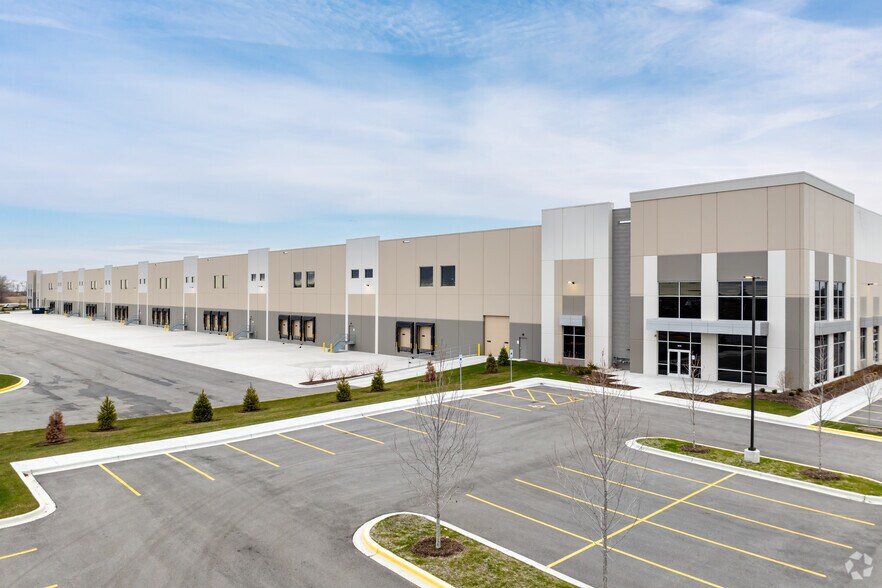 Primary Photo Of 3010 Longmeadow Pky, Algonquin Distribution For Lease