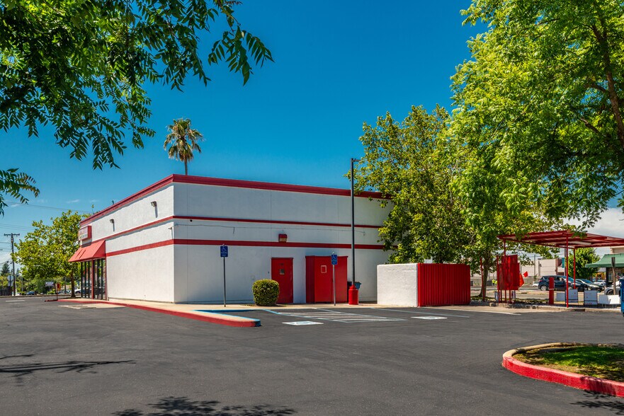 More Photos Of 7400 Fair Oaks Blvd, Carmichael General Retail For Sale