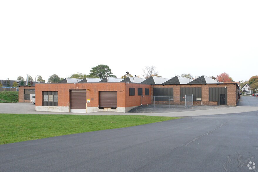 More Photos Of Bastian St, Rochester Light Distribution For Lease