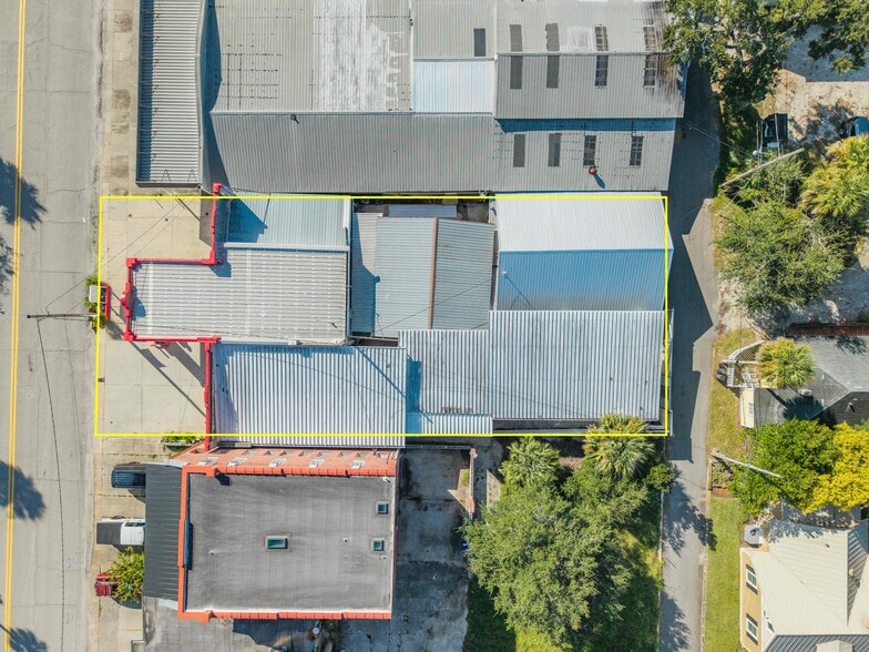 More Photos Of 208 Magnolia St, New Smyrna Beach Auto Repair For Sale