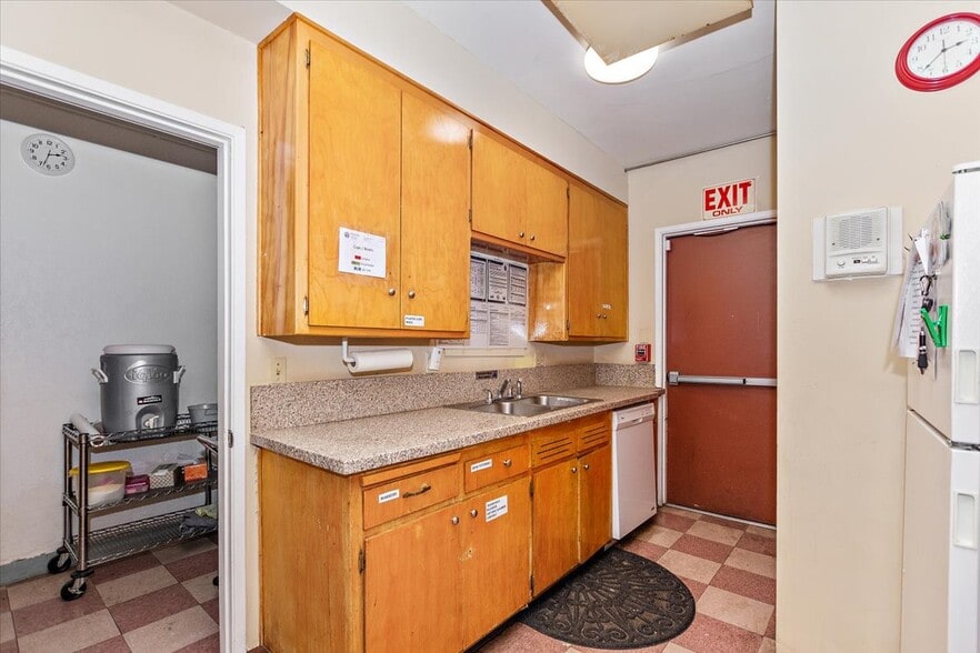 More Photos Of 1455 E Lynwood Dr, San Bernardino Schools For Sale