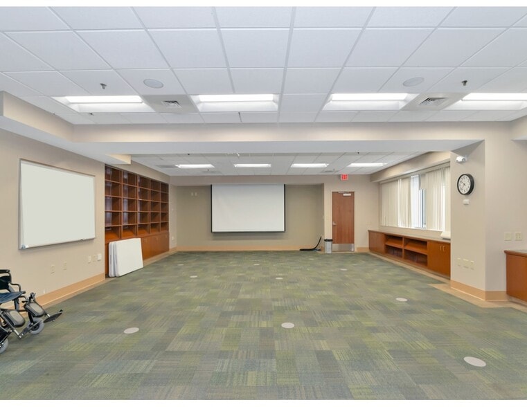 More Photos Of 1921 Waldemere St, Sarasota Medical For Lease