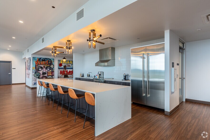 More Photos Of 4229 North FM 620, Austin Flex For Lease