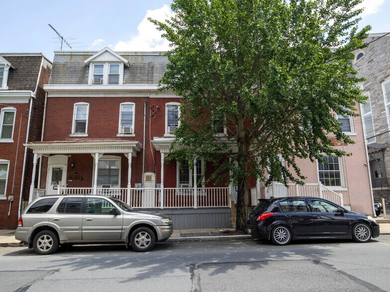 Primary Photo Of 118-122 S 10th St, Lebanon Congregate Senior Housing For Sale