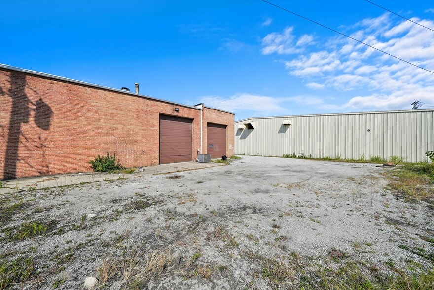 More Photos Of 4135 W 123rd St, Alsip Warehouse For Lease