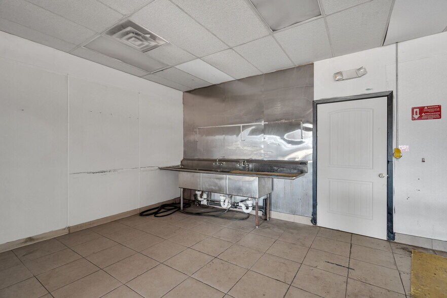 More Photos Of 7118-7140 Downman Rd, New Orleans Storefront Retail Residential For Sale