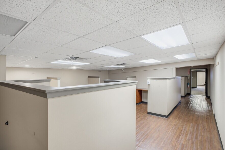 More Photos Of 2110 Mannix Dr, San Antonio Light Distribution For Lease