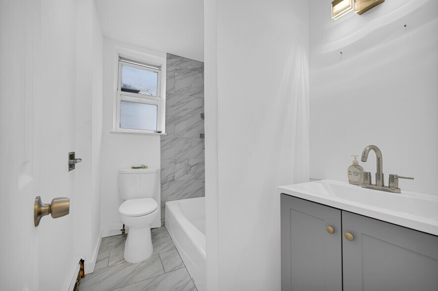 More Photos Of 439 Main St, White Plains Apartments For Sale