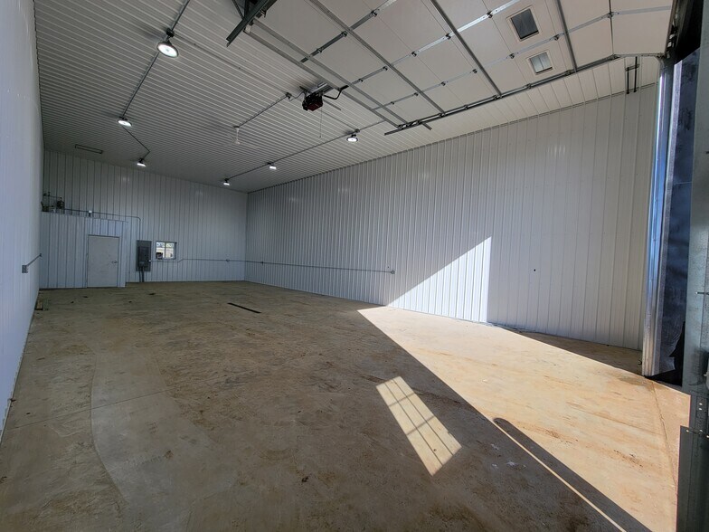 More Photos Of 46621 SD Highway 38, Hartford Warehouse For Lease