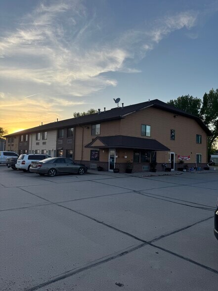 More Photos Of 1701 31st St, Central City Hotel For Sale
