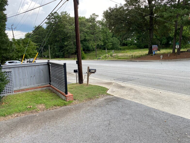 More Photos Of 4014 Clairmont Rd, Atlanta Office For Lease