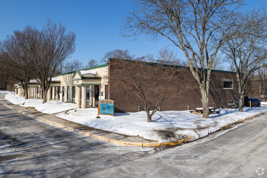 More Photos Of 1000-1018 Cromwell Bridge Rd, Towson Office For Lease