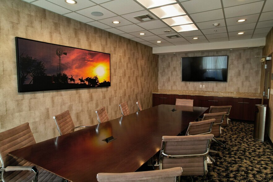 More Photos Of 6435 50th St, Lubbock Hotel For Sale